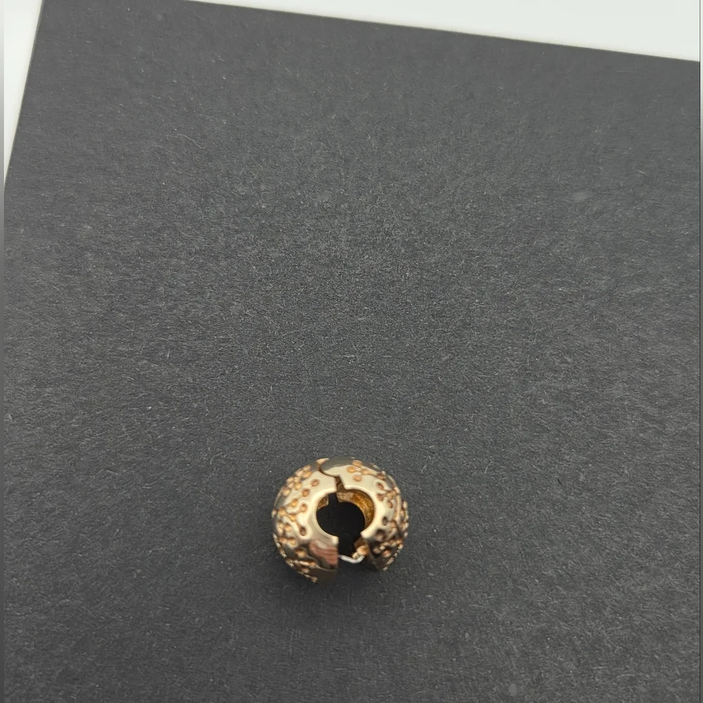 Pandora Retired 14kt Gold Clip Lucerne. - Picture 5 of 6